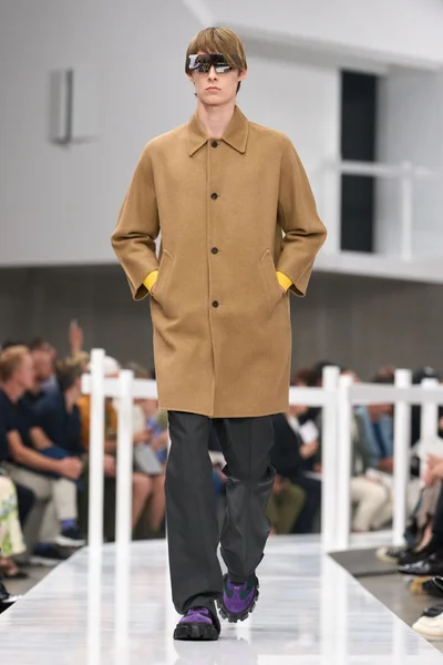 Look 46